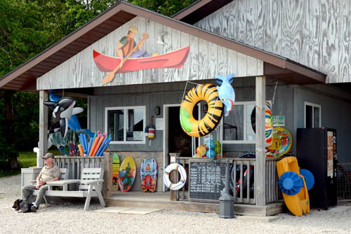 Bait & Tackle shop Summer House park Miller Lake